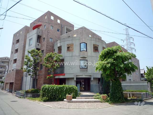 パレプラス塚口北の外観（北東側から）