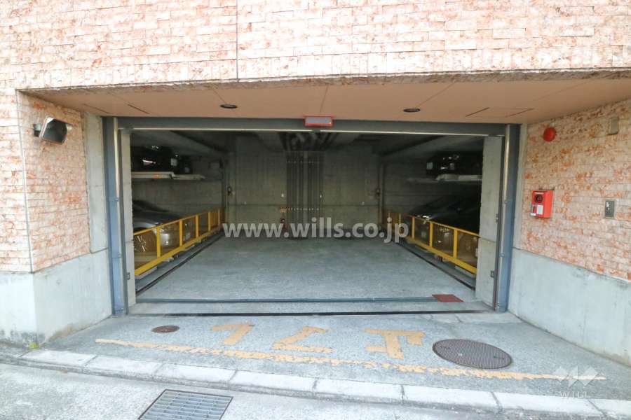 敷地内駐車場（屋内機械式）