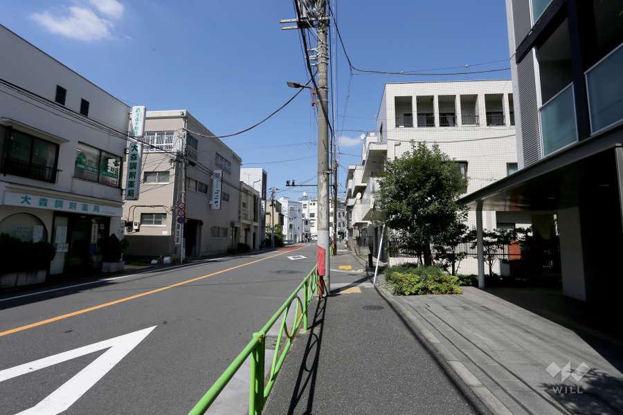 敷地西側の前面道路　