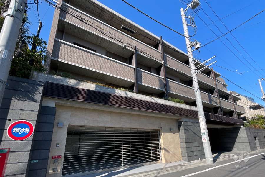 「ザパークハウス諏訪山」の外観（東側から）