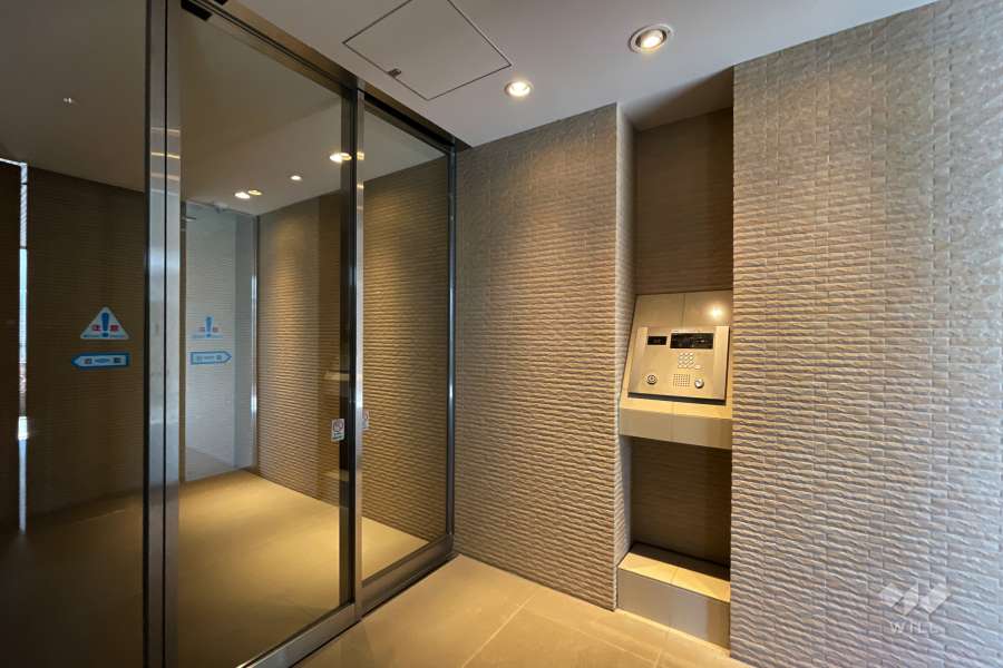 エントランはオートロック付きです。