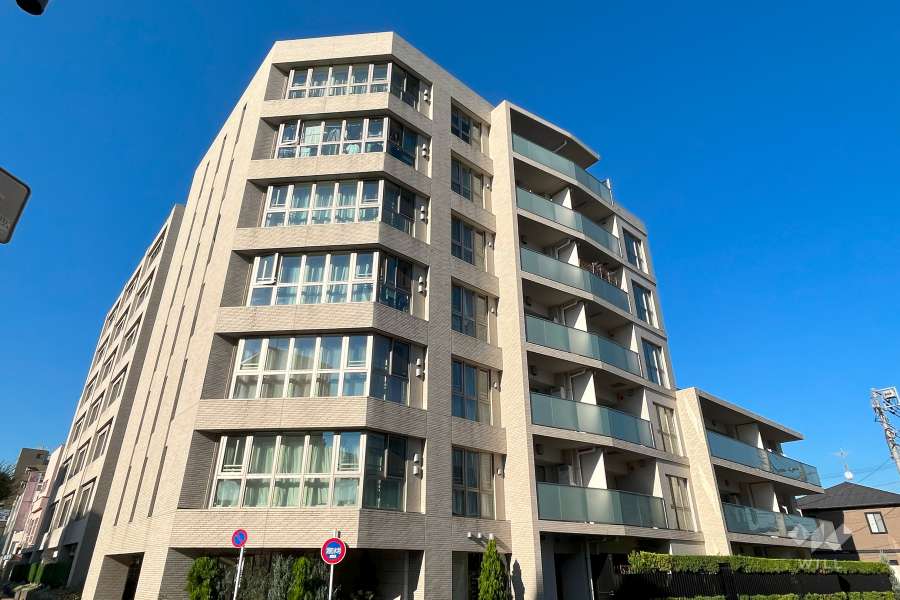ブランズ碑文谷三丁目の外観（南側から）