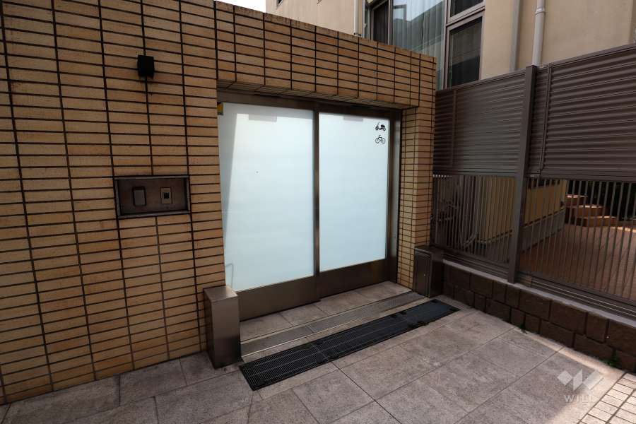 駐輪場、バイク置場入口