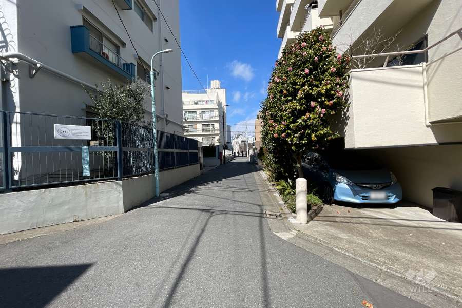 敷地南西側の前面道路