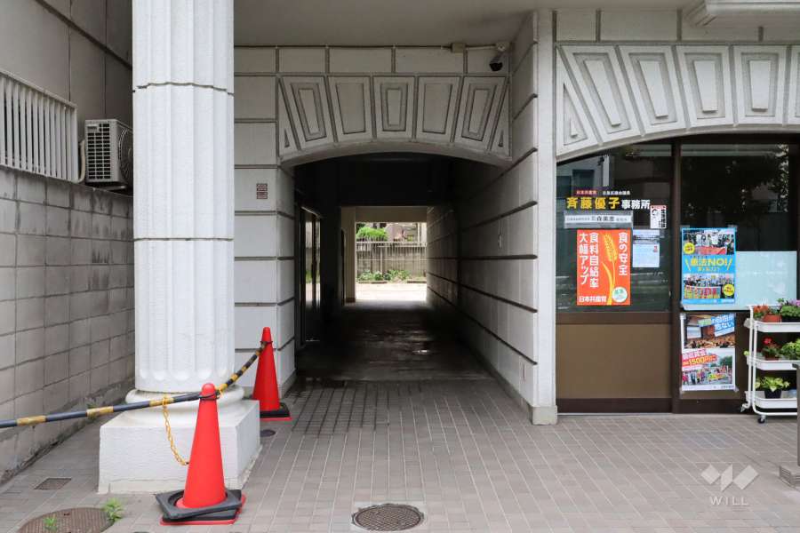 駐車場の出入り口