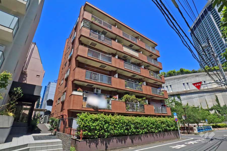 キャニオンマンション東山の外観（南東側から）