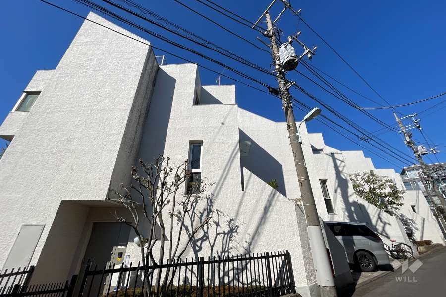第２上目黒シティハウスの外観（南東側から）