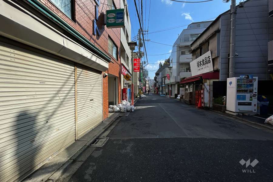 敷地南側の前面道路