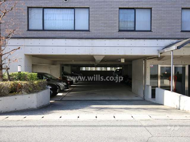 駐車場の出入り口