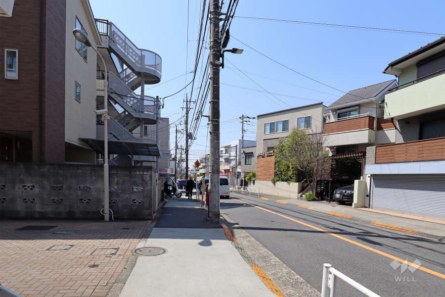 敷地北側の前面道路