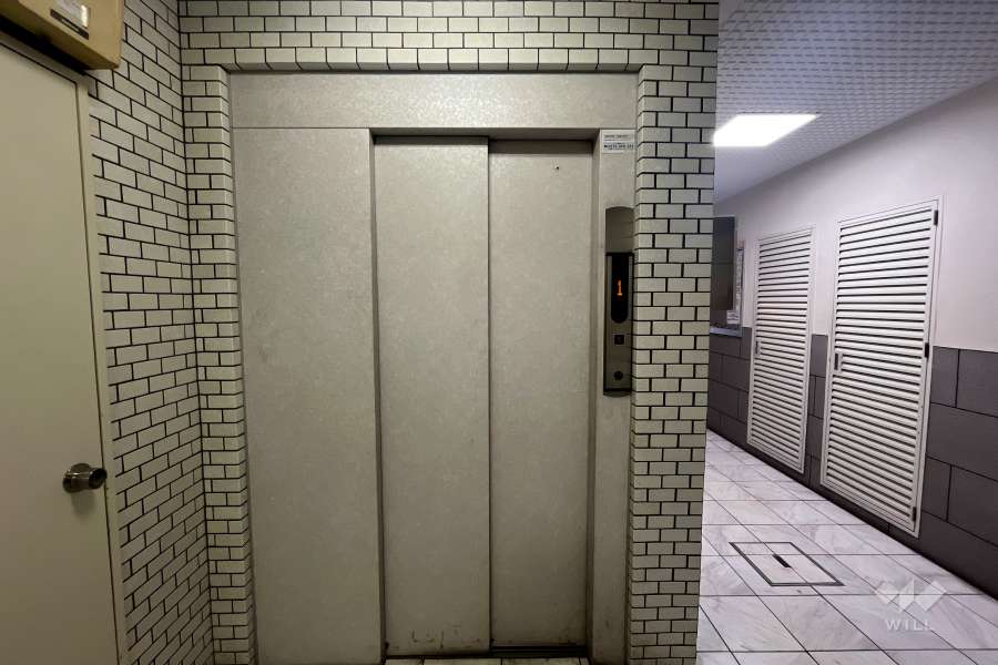 共用のエレベーター