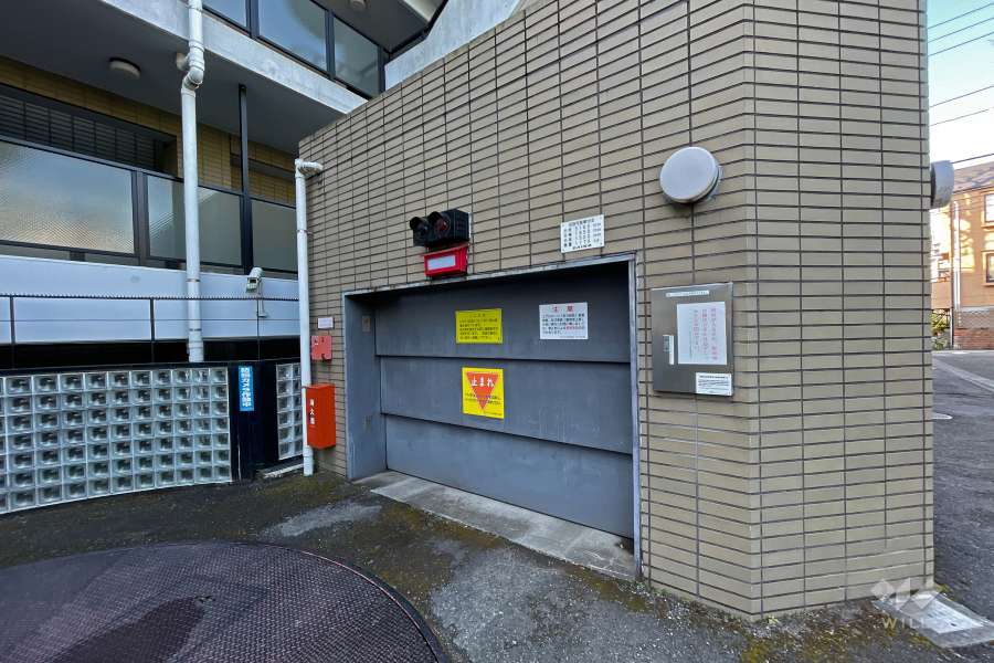 駐車場の出入り口