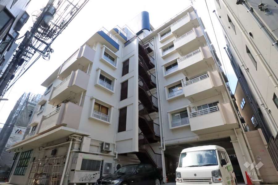 マンション目黒東山の外観（北側から）