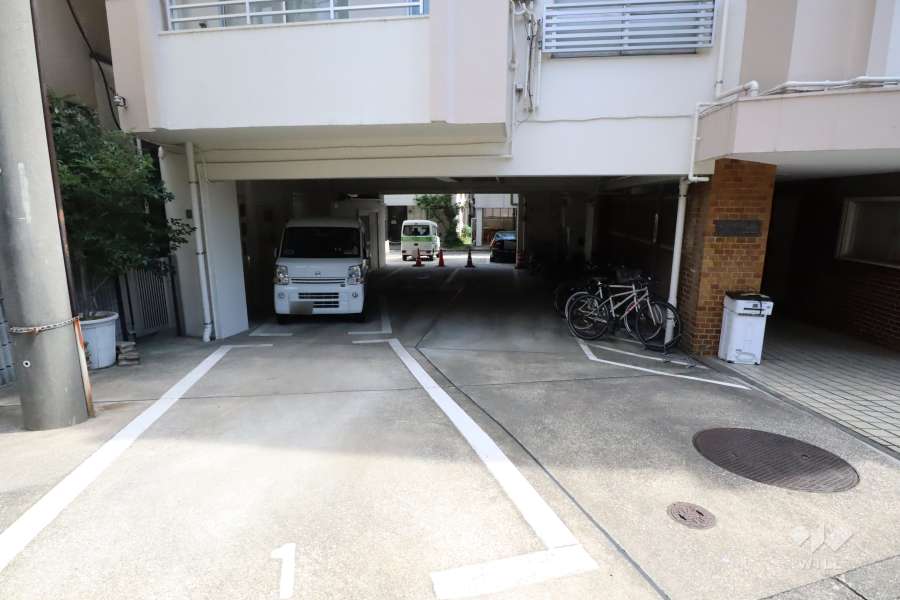 敷地内駐車場（屋外平面式・屋内平面式）
