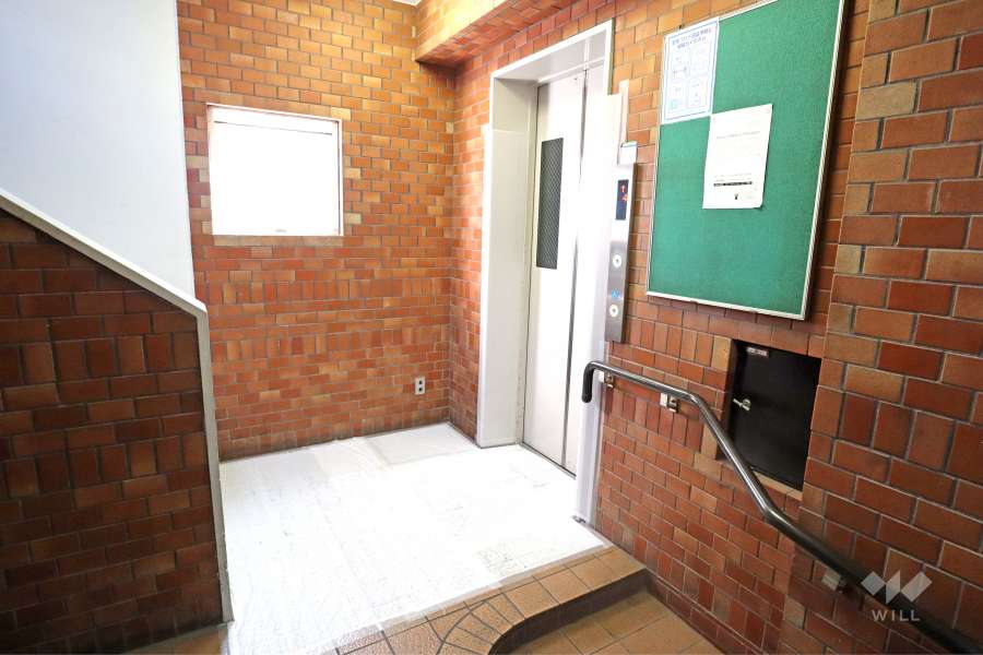 共用のエレベーター