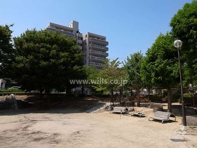 敷地の東側には公園があります。