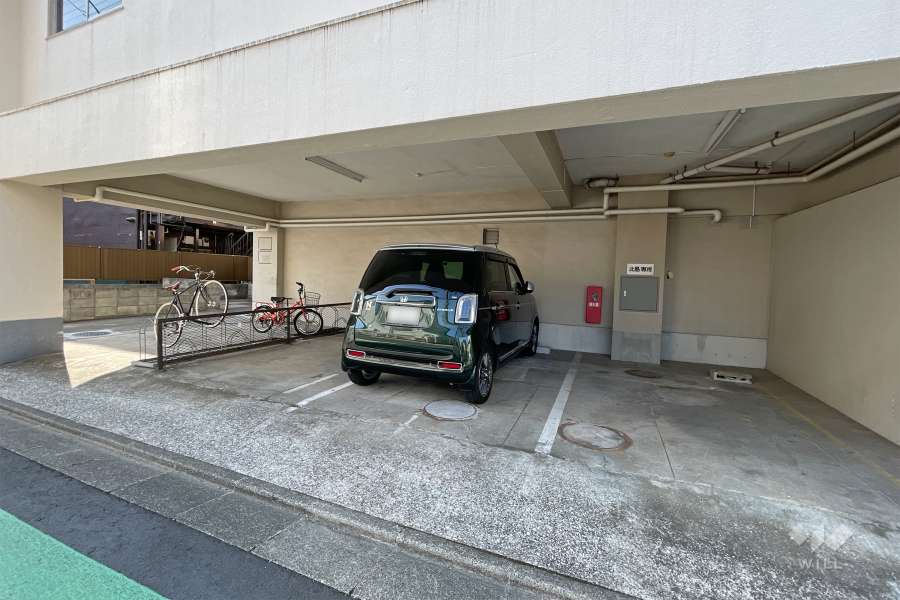 敷地内駐車場（屋内平面式）