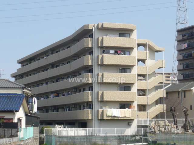 ロイヤルシャトー伊丹の外観