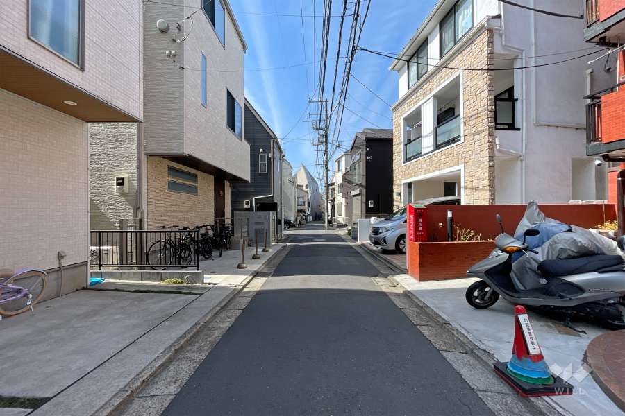 敷地南側の前面道路