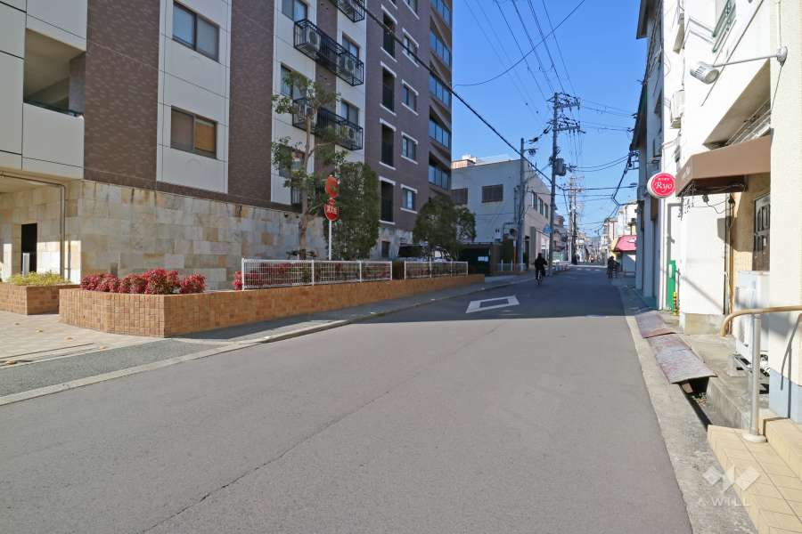 敷地東側の前面道路（良元街道）