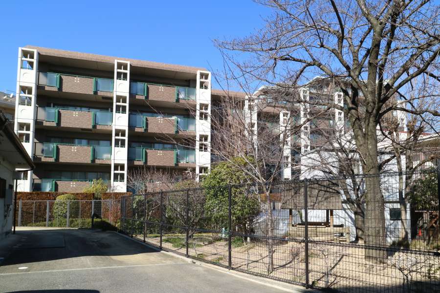 藤和宝塚小林ホームズの外観（南側から）