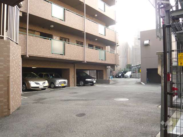 敷地内駐車場（屋内平面式）