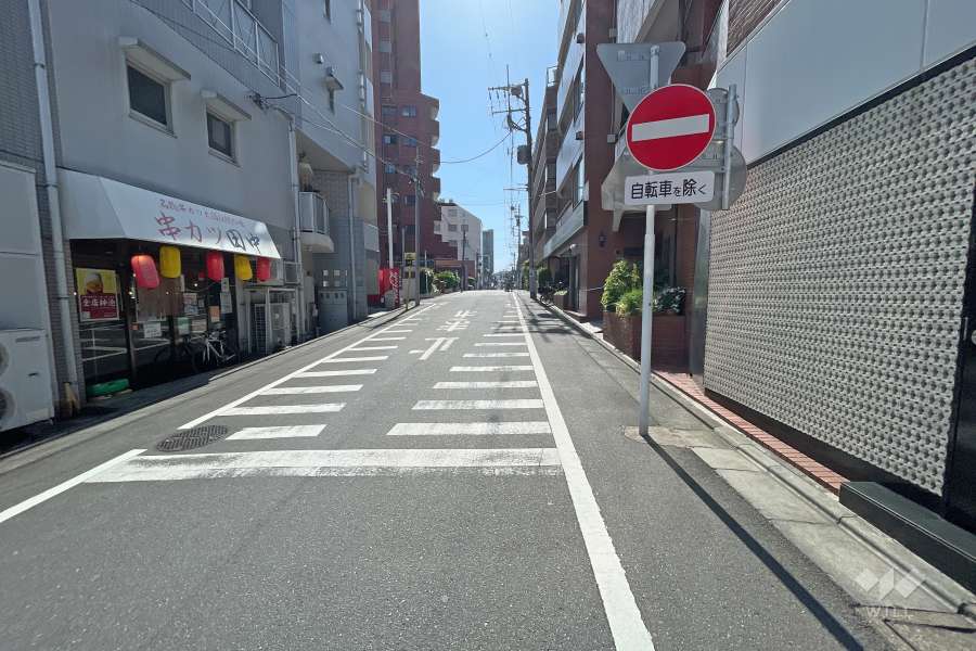 敷地南側の前面道路