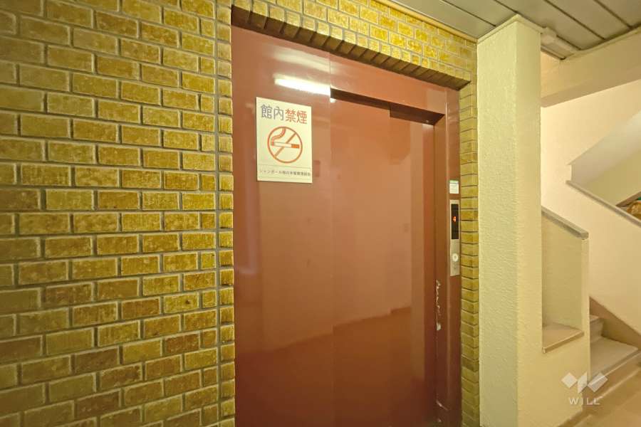 共用エレベーター