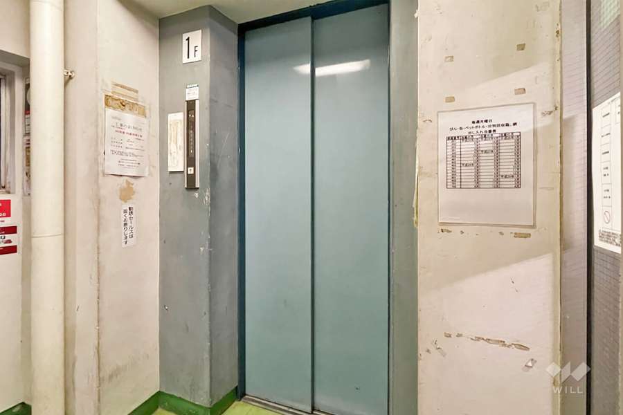 エントランス内エレベーター