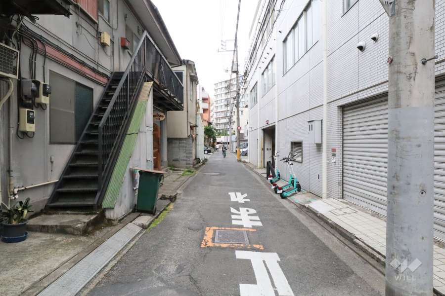 敷地南西側の前面道路
