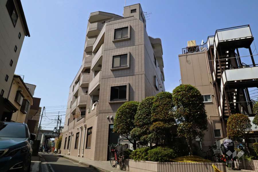 ネオアージュ祐天寺の外観(南東側から)