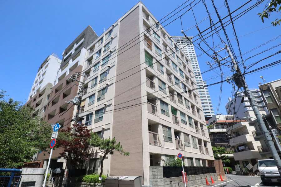 目黒第五コーポラスの外観（東側から）