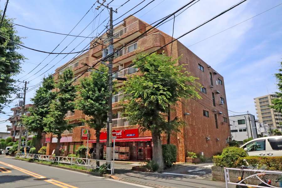 上目黒ハイムの外観（東側から）