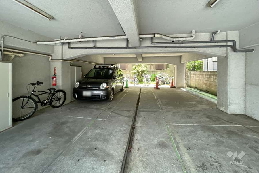 敷地内駐車場（屋内平面式）