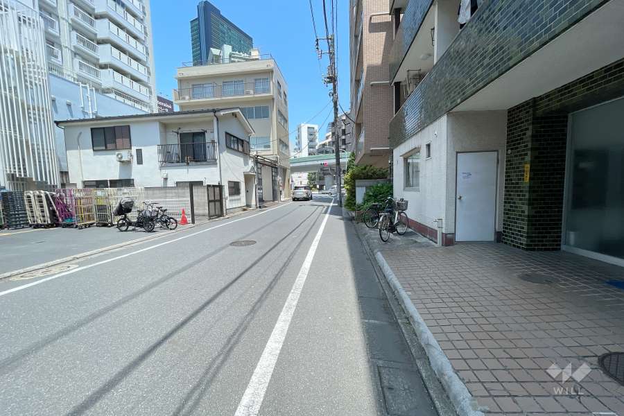 敷地北西側の前面道路
