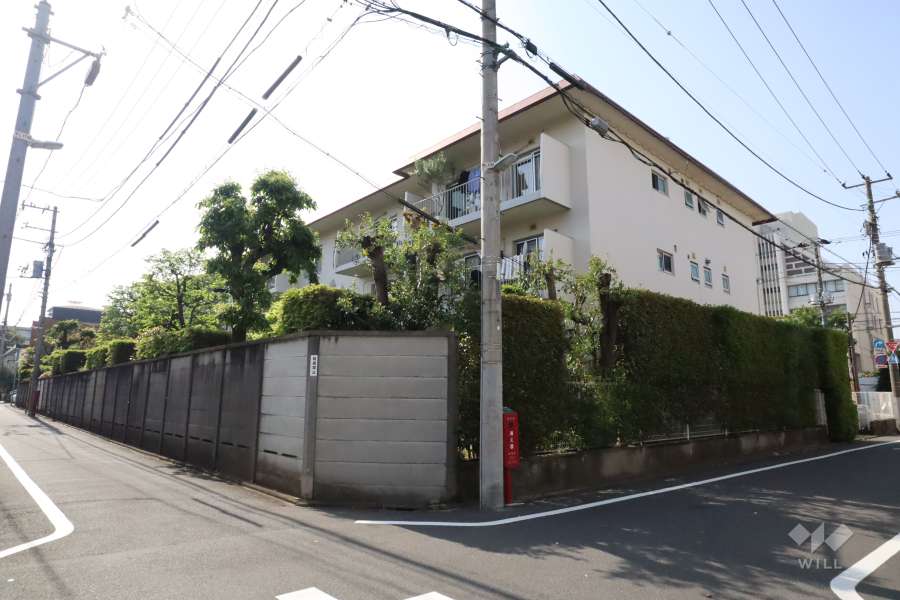 下目黒アパートメンツの外観(南東側から)