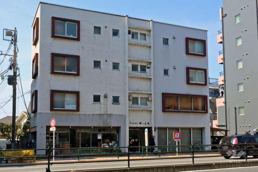 マンション柿の木坂の外観（北東側から）