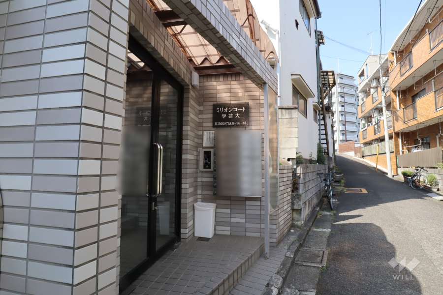 敷地北側の前面道路(東側から)