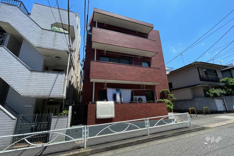 ガーデン東山の外観（南西側から）