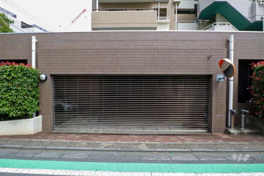 駐車場の出入り口（リングシャッター付き）