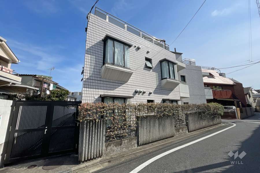 インペリアル学芸大学フラットの外観（北西側から）