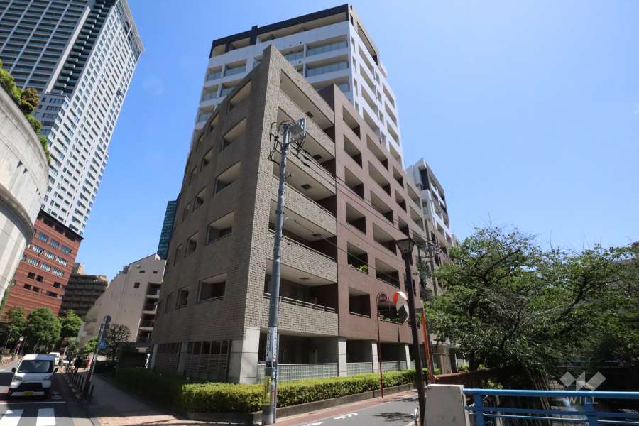 クオリア目黒大橋ウエストの外観(南西側から)