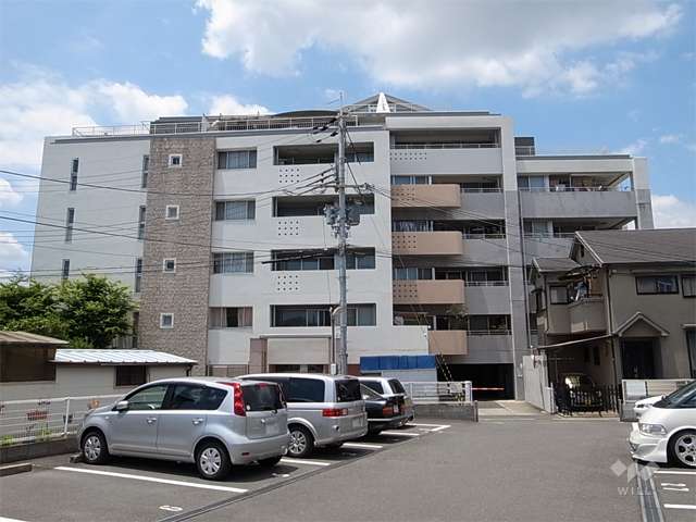 パレ新伊丹の外観（東側から）