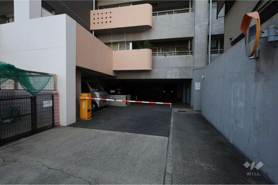 駐車場の出入り口