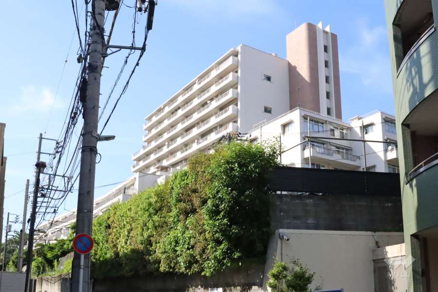 目黒台マンションＣ棟の外観（南側から）