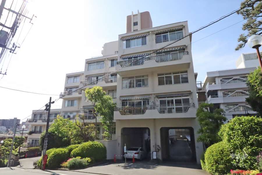 目黒台マンションＣ棟の外観(南東側から)