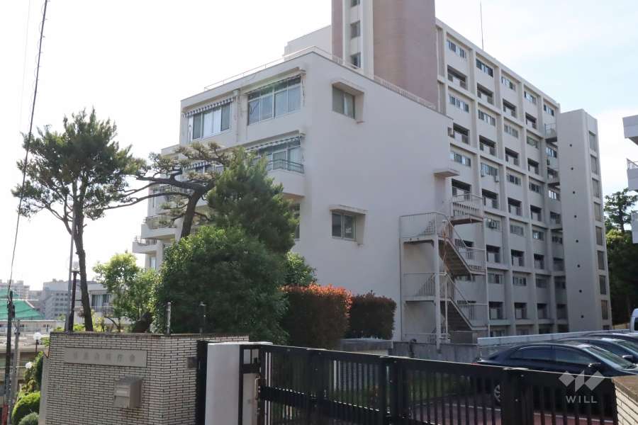 目黒台マンションＣ棟の外観(東側から)