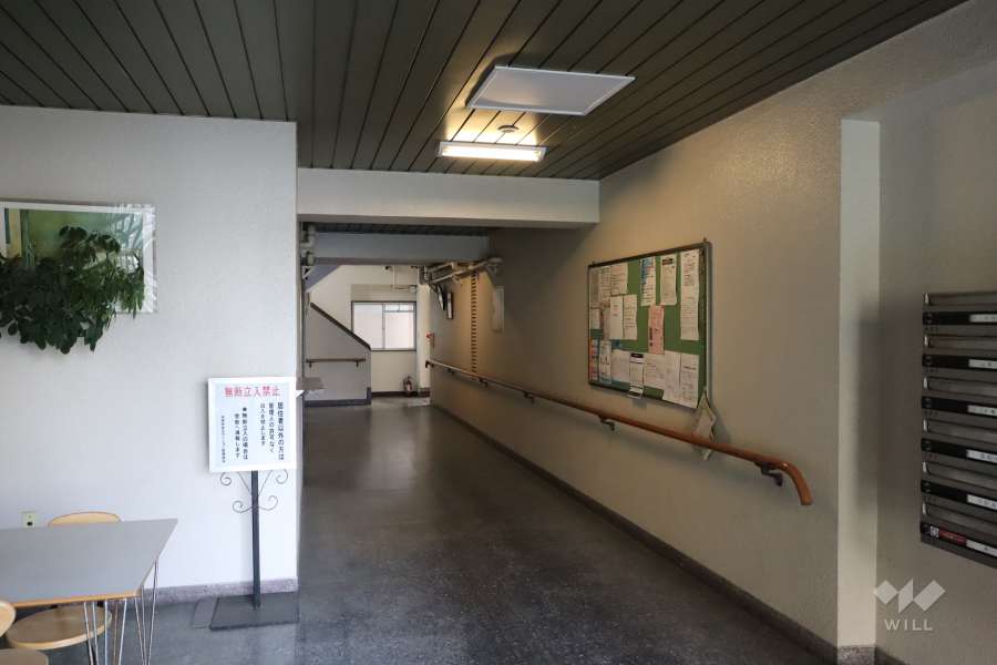 エントランスホール