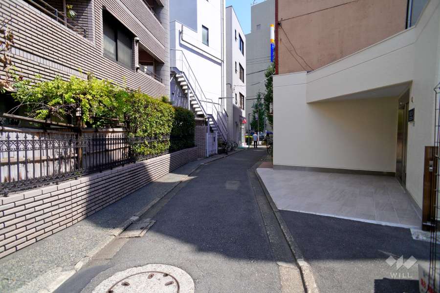 敷地北東側の前面道路