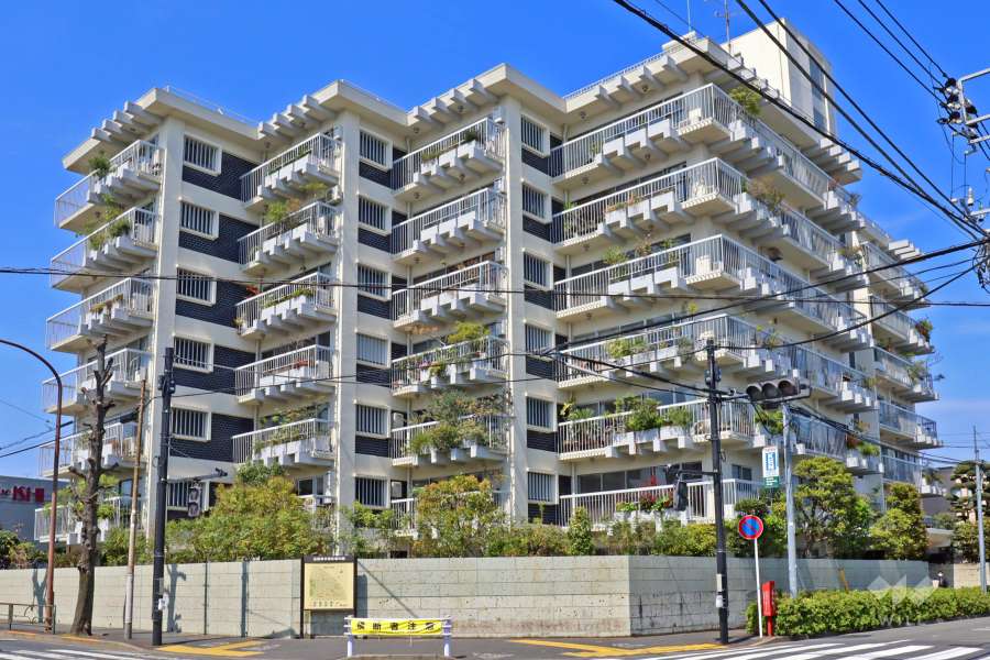 目黒柿の木坂アビタシオンの外観(南東側から)